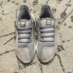 Adidas grey sneakers